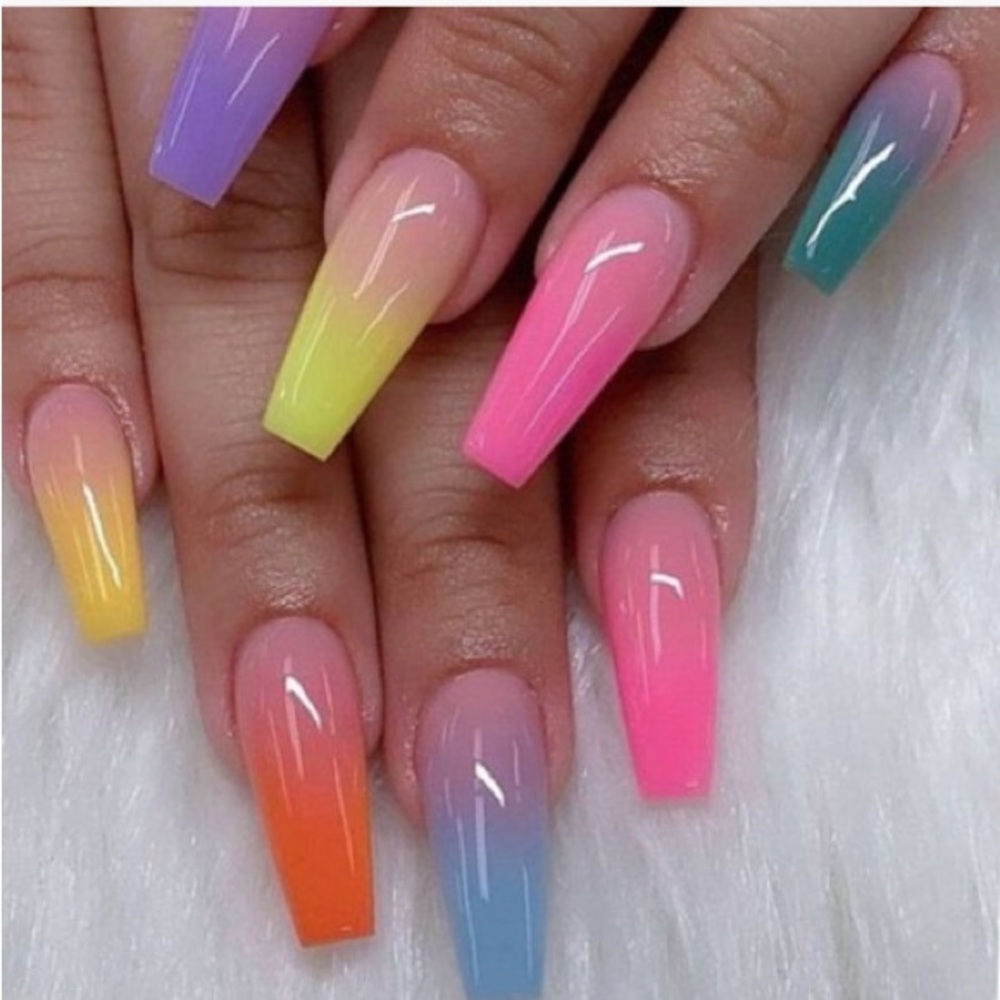 24 Rainbow Gradient print Press-on Fake nail Set